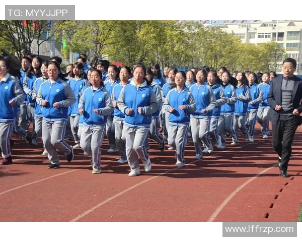 长崎高中足球队奋勇拼搏展现青春风采助力校园体育文化发展